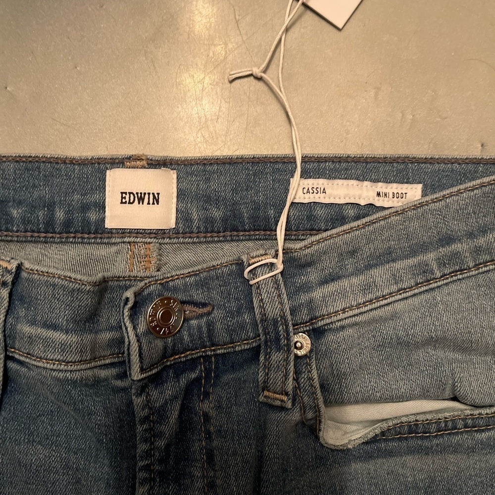 Edwin NWT Cassia Mini Bootcut Jeans 27 Light Wash - Picture 3 of 7
